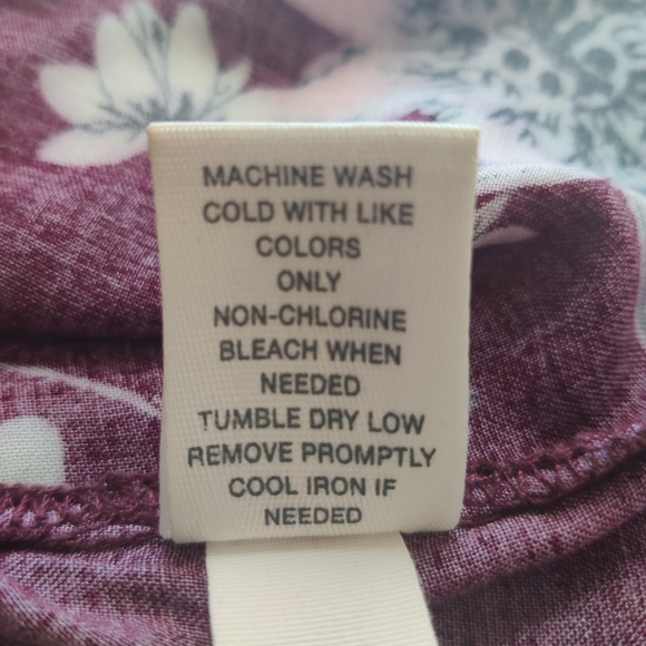 Mudd Small Burgundy Red White Pink Floral Summer Crop Top with Tie - Picture 9 of 9